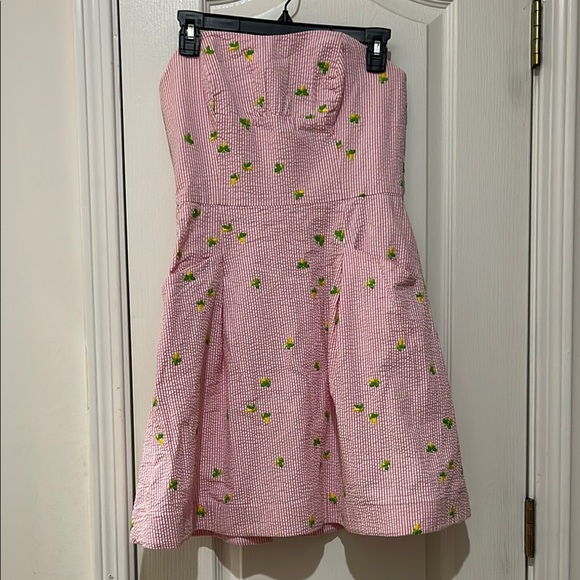 Lilly Pulitzer Tops - Lilly Pulitzer strapless top size 6 EUC